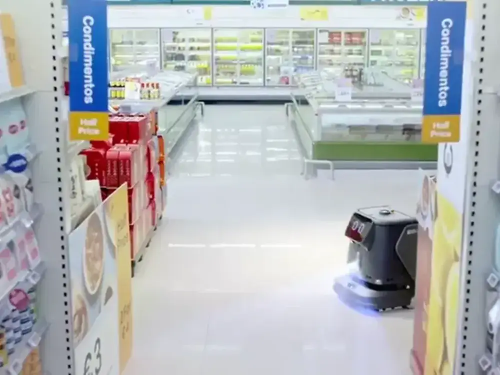 Autolaveuse autonome dans une galerie commerciale